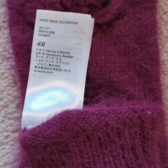 Wool wine coloured gloves (NEW) - Picture 2 of 3